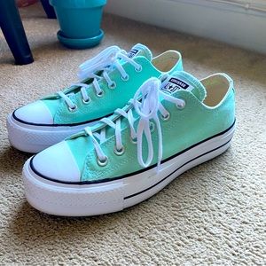 Converse low top platform sneakers, Size 9, color Aqua